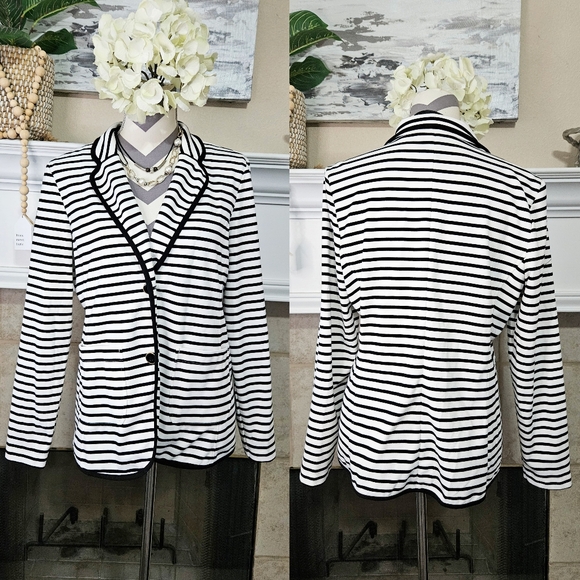 Investments Jackets & Blazers - Women's Investments Striped Blazer Size 14